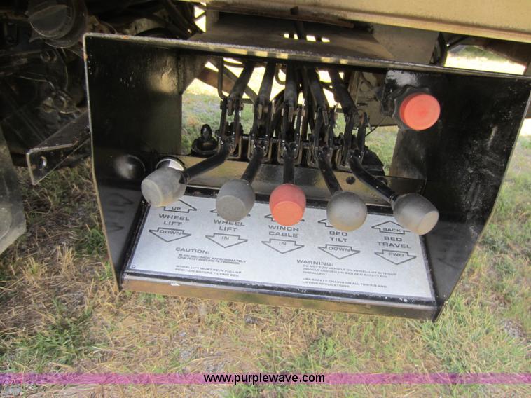 image for item D5578 1990 Ford F350 rollback wrecker truck