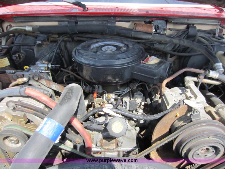 image for item D5578 1990 Ford F350 rollback wrecker truck