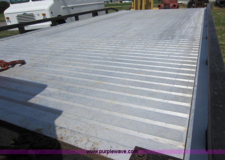 image for item D5578 1990 Ford F350 rollback wrecker truck