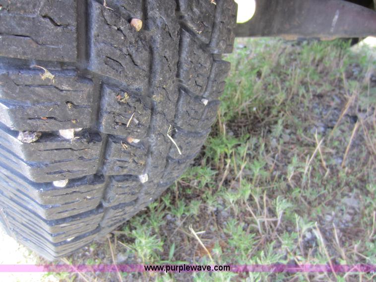 image for item D5578 1990 Ford F350 rollback wrecker truck