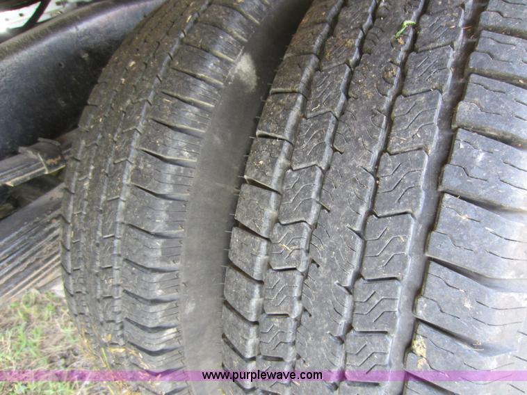 image for item D5578 1990 Ford F350 rollback wrecker truck