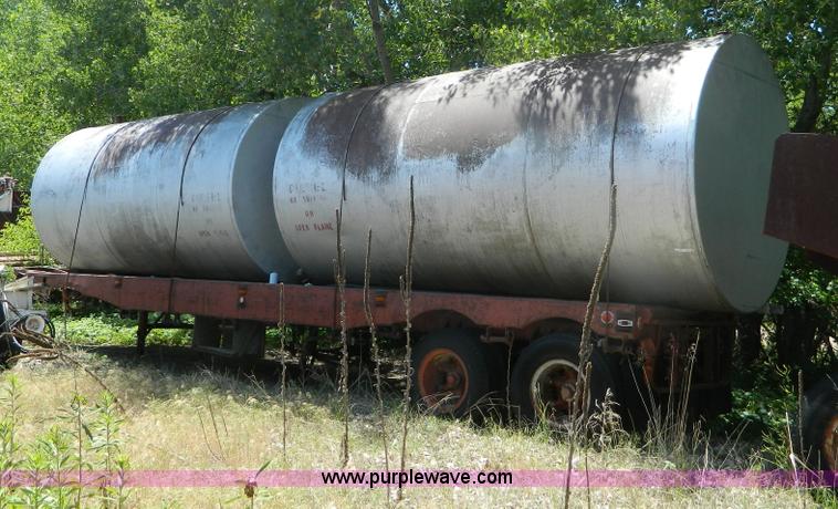 image for item M9774 1953 Fruehauf trailer