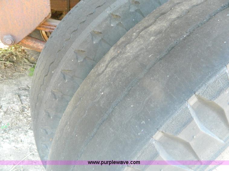 image for item M9774 1953 Fruehauf trailer