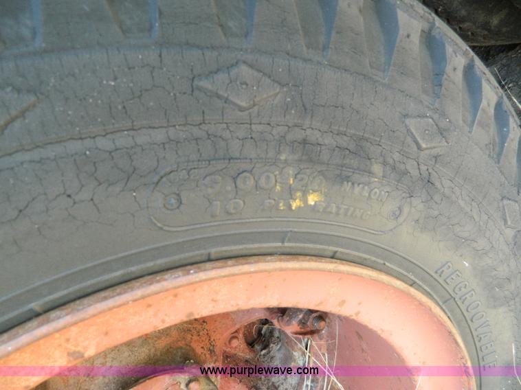 image for item M9774 1953 Fruehauf trailer