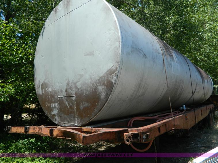 image for item M9774 1953 Fruehauf trailer