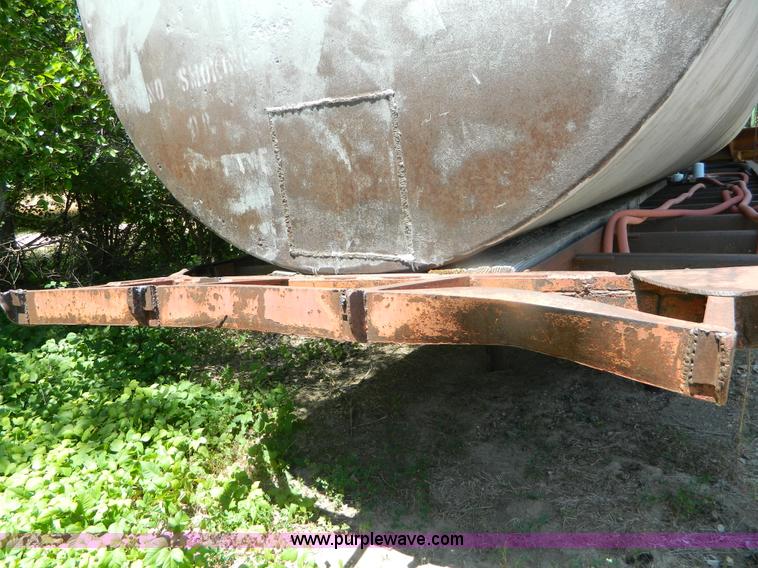 image for item M9774 1953 Fruehauf trailer