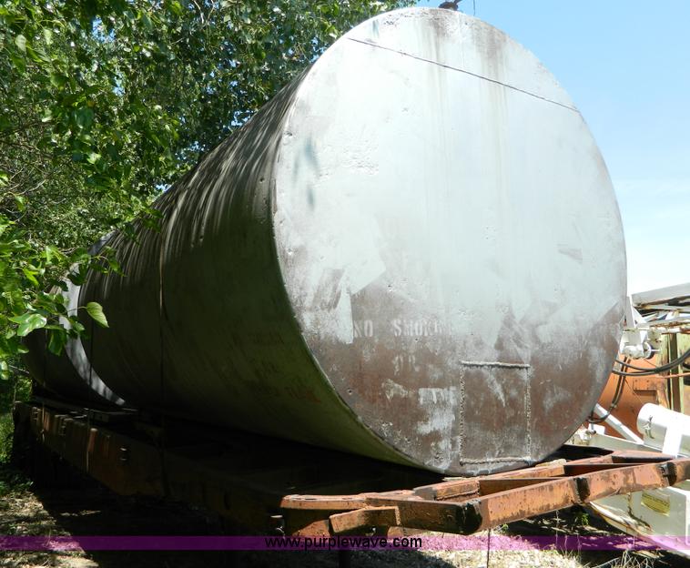 image for item M9774 1953 Fruehauf trailer