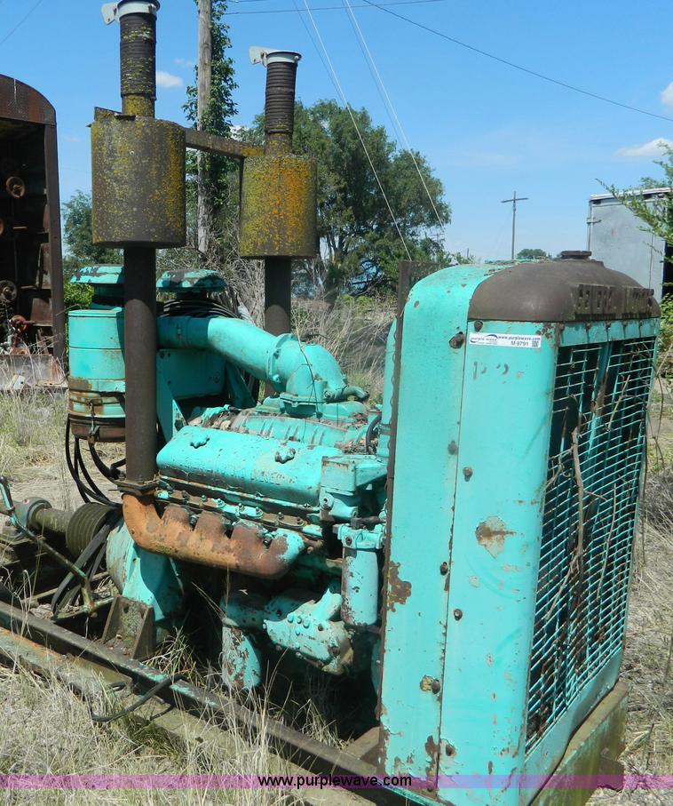 image for item M9791 Detroit 318 diesel engine
