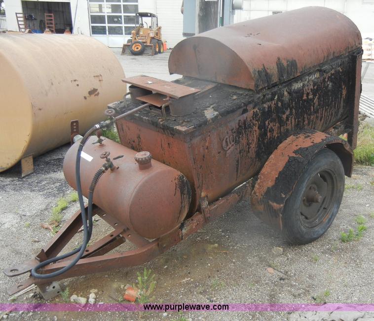 Aeroil KET115 tar pot applicator in Topeka, KS Item N9783 sold