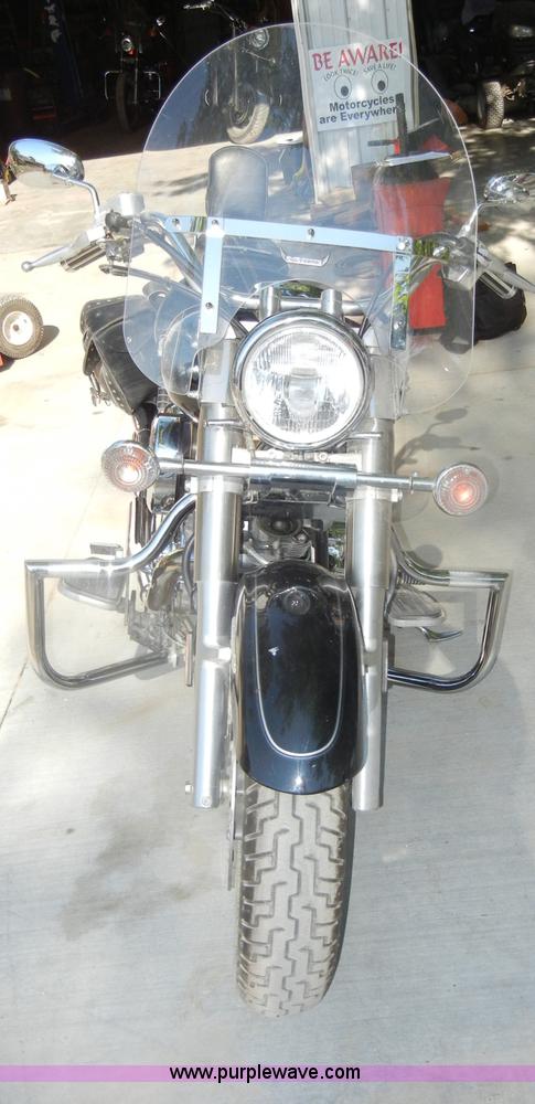 image for item N9795 2003 Yamaha V-Star Classic motorcycle