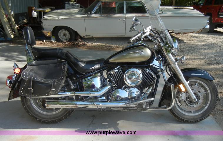image for item N9795 2003 Yamaha V-Star Classic motorcycle