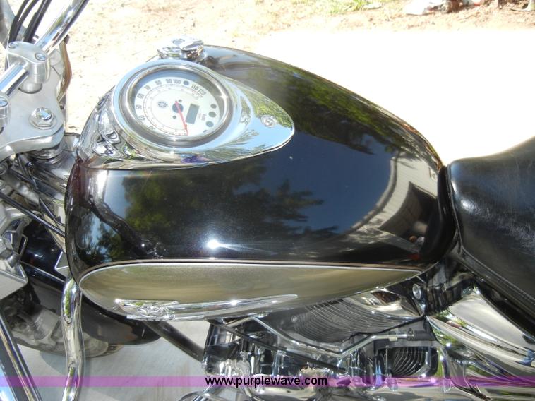 image for item N9795 2003 Yamaha V-Star Classic motorcycle