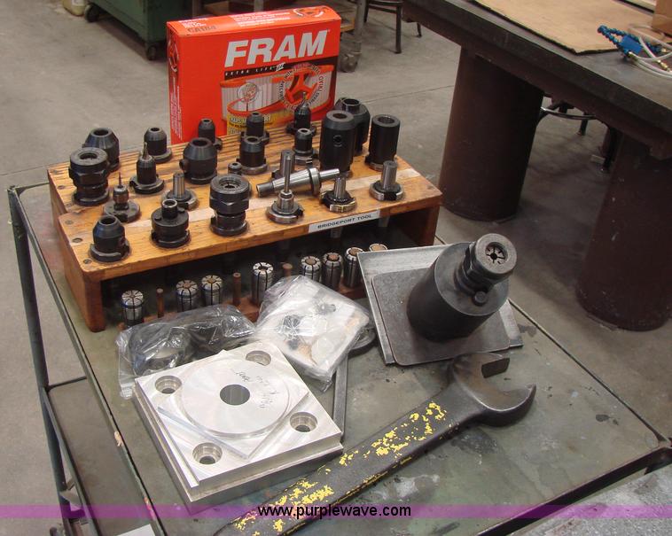 image for item R9519 1984 Bridgeport VMC Series II R2E4 CNC machine