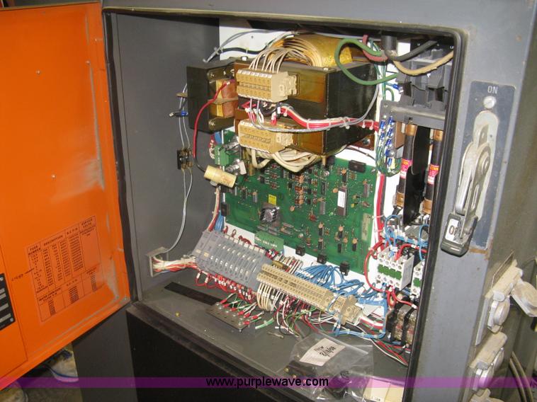 image for item R9519 1984 Bridgeport VMC Series II R2E4 CNC machine