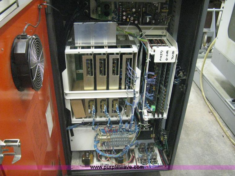 image for item R9519 1984 Bridgeport VMC Series II R2E4 CNC machine