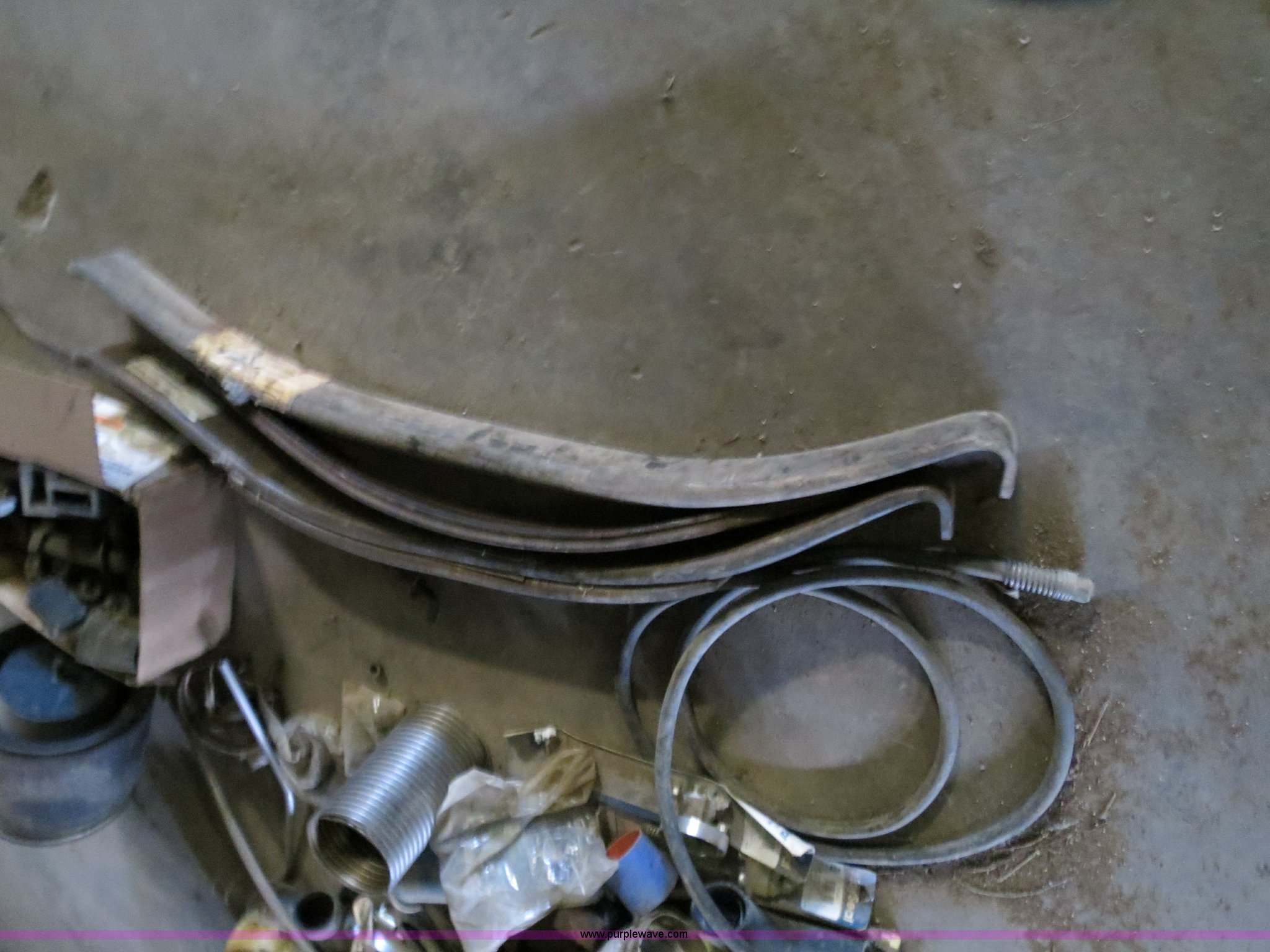 Assorted truck parts in Perryton, TX Item A5333 sold Purple Wave