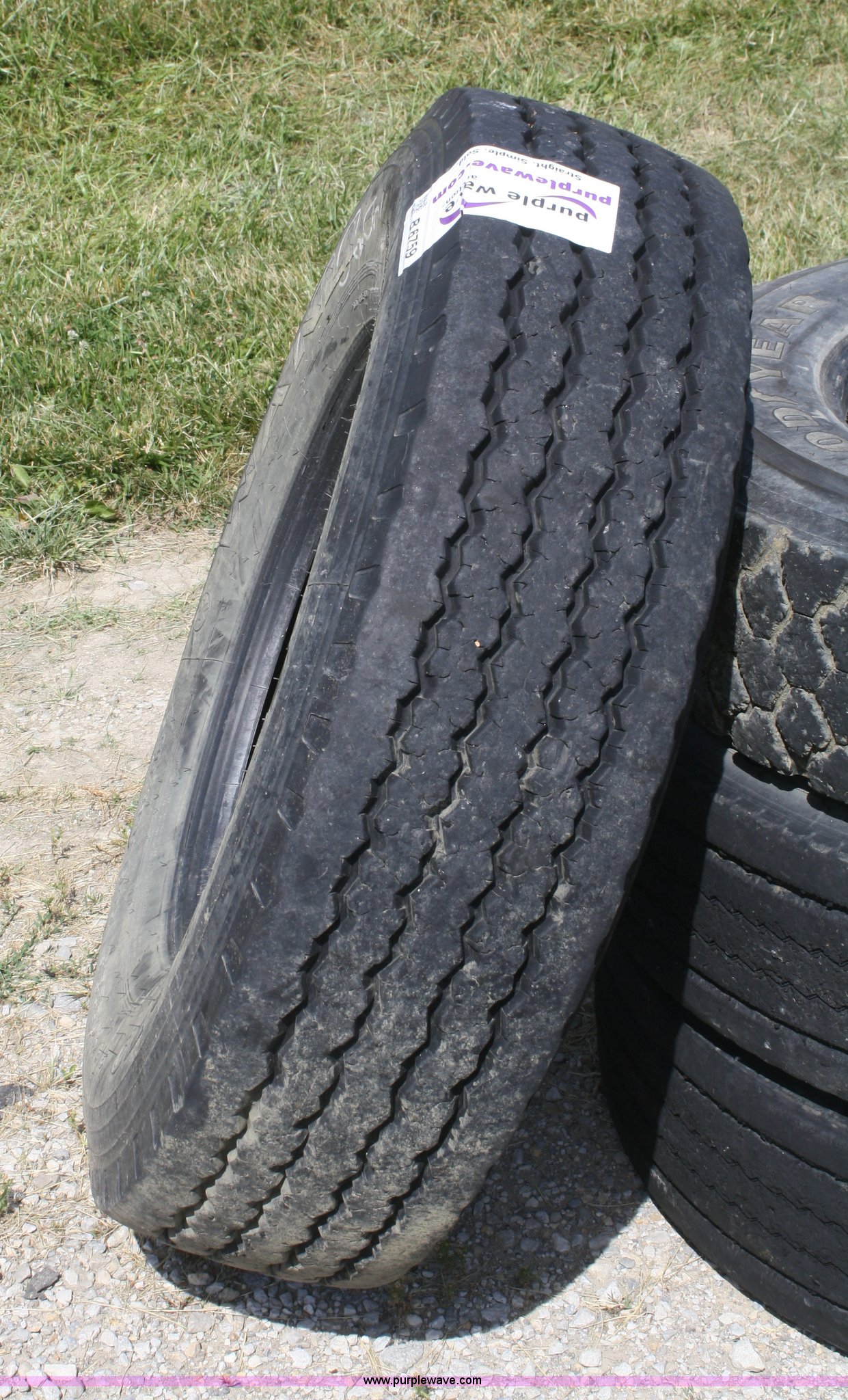 Wanli 315/80R22.5 tire in McLouth, KS Item B6759 sold Purple Wave
