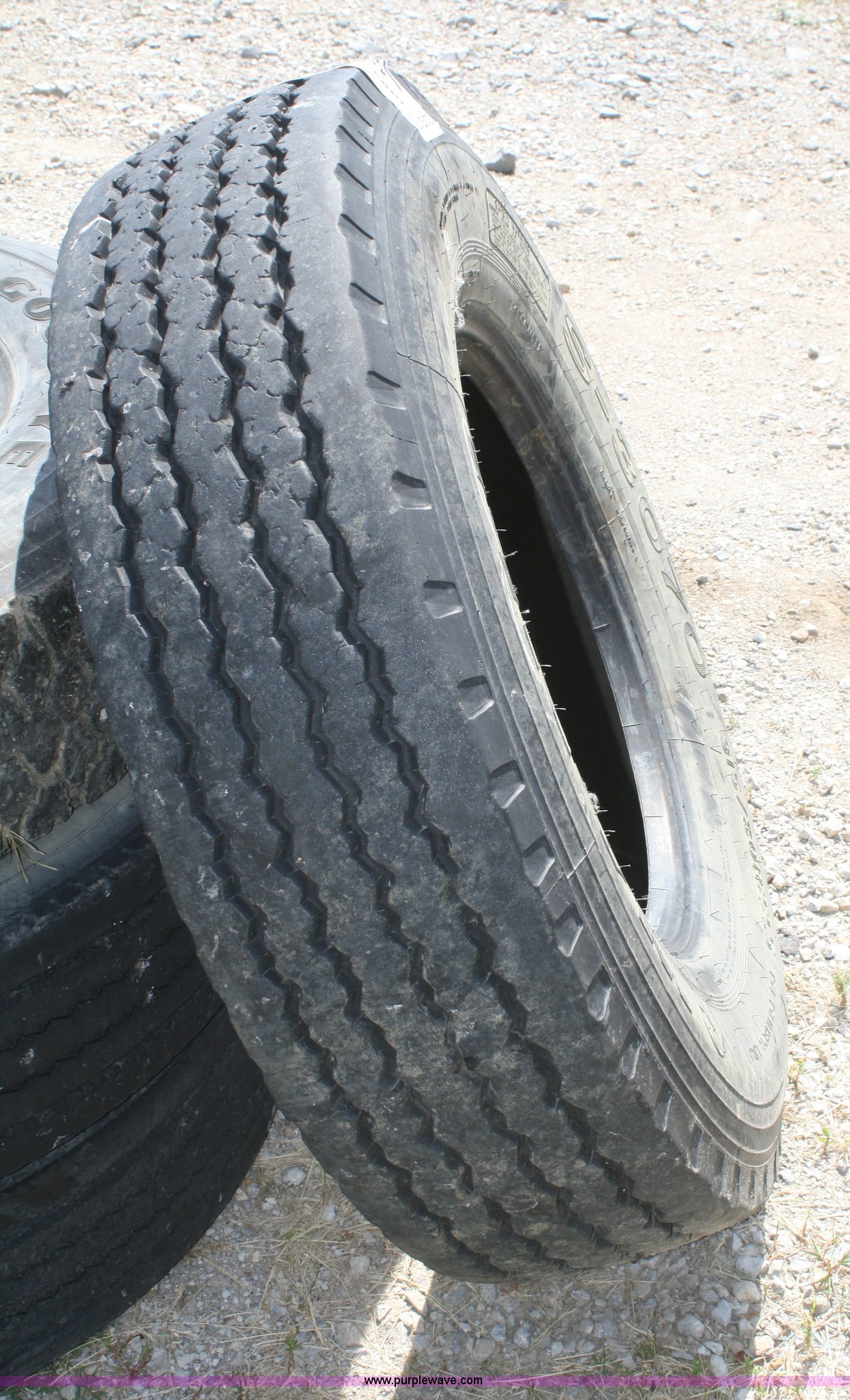 Wanli 315/80R22.5 tire in McLouth, KS Item B6759 sold Purple Wave