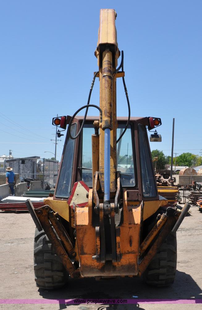 image for item A5914 1986 Case 480E backhoe