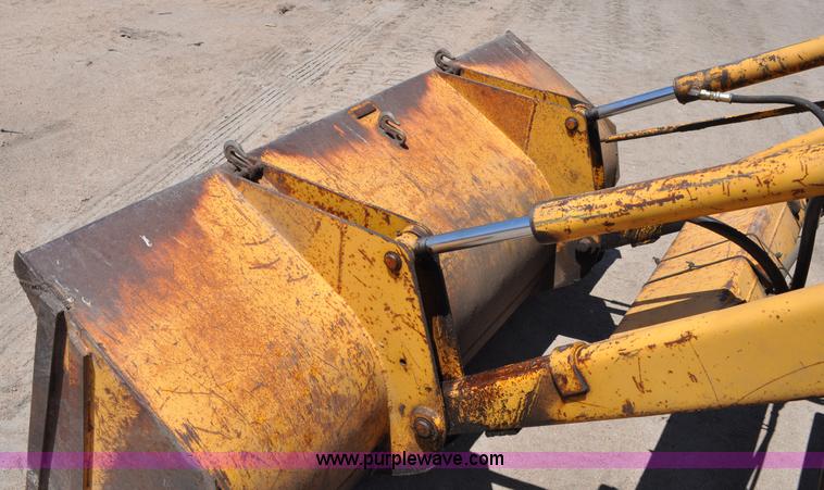 image for item A5914 1986 Case 480E backhoe