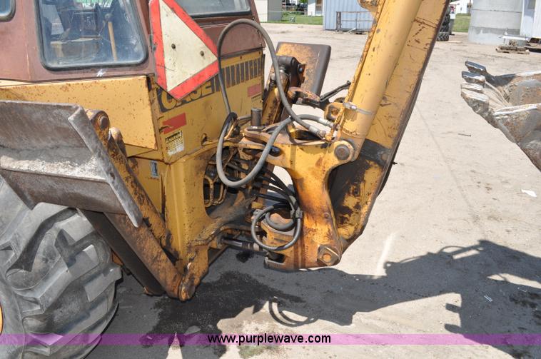 image for item A5914 1986 Case 480E backhoe
