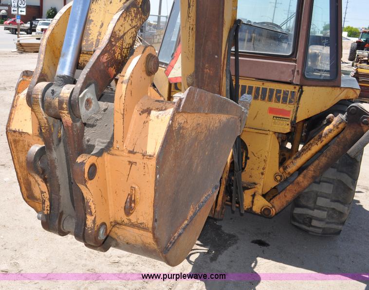 image for item A5914 1986 Case 480E backhoe