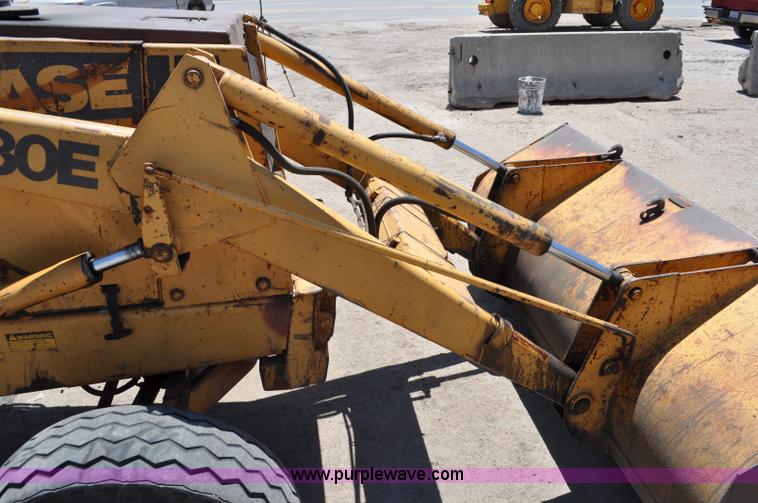 image for item A5914 1986 Case 480E backhoe