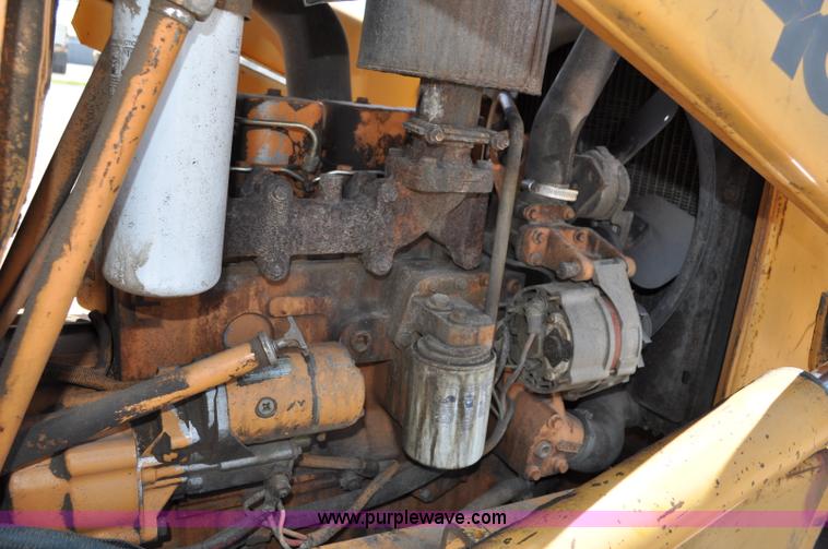 image for item A5914 1986 Case 480E backhoe