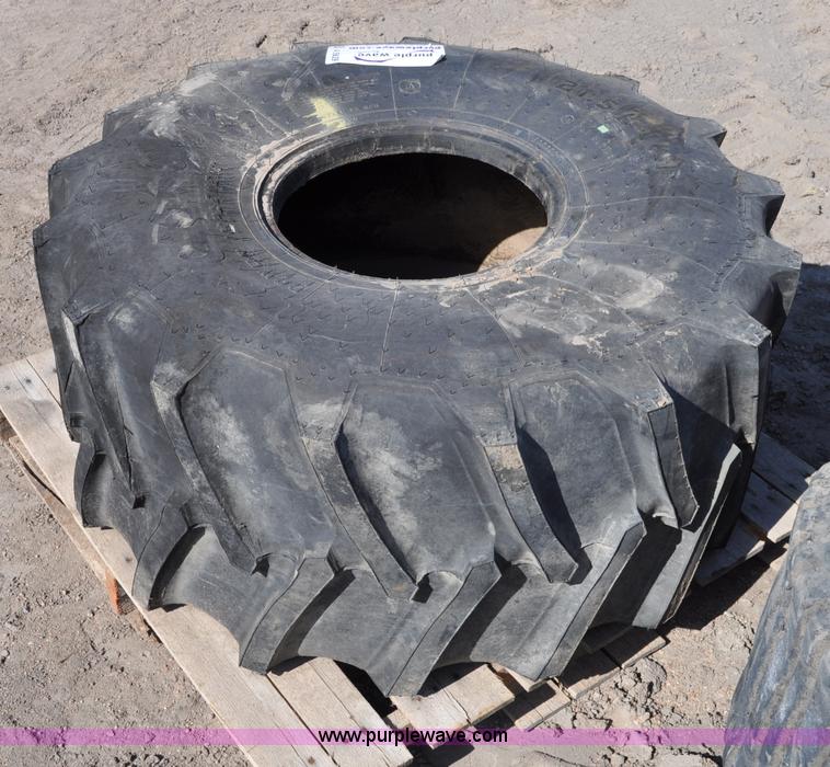 image for item A5927 (2) tires