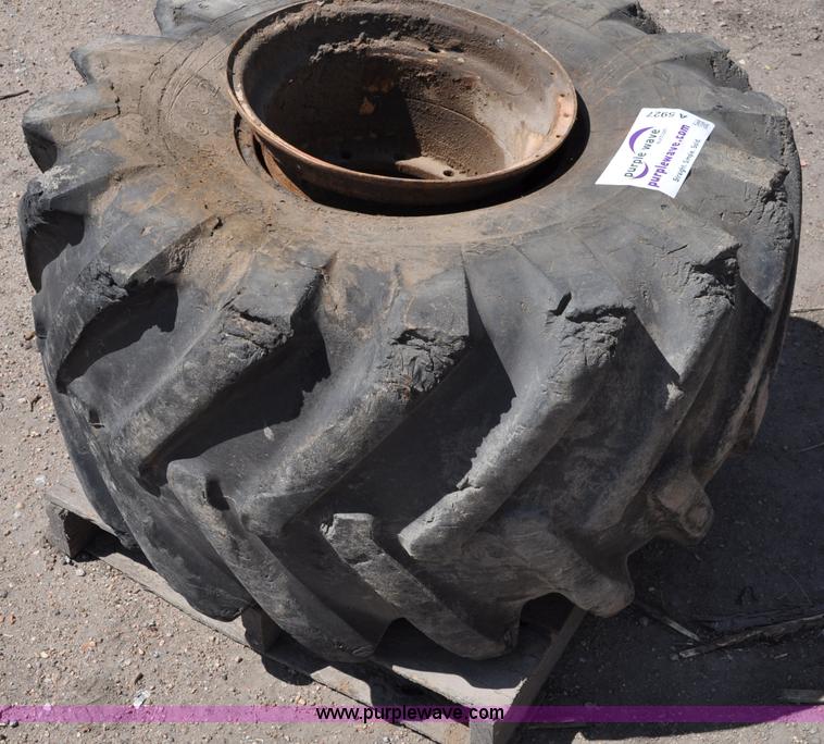 image for item A5927 (2) tires