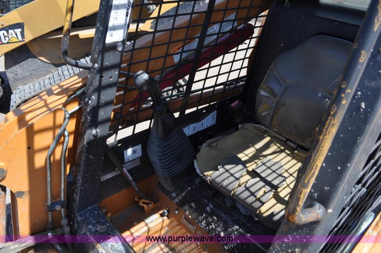 image for item A5929 2002 Case 40XT skid steer