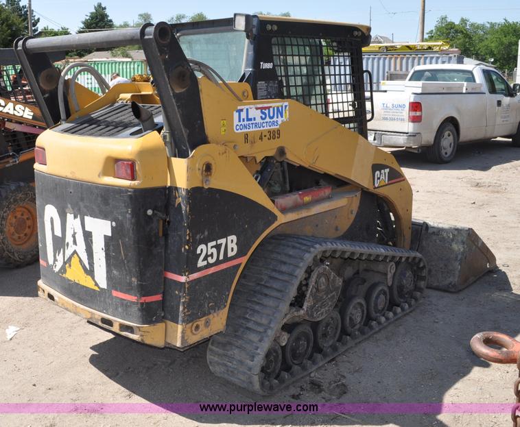 image for item A5930 2005 Caterpillar 257B track skid steer