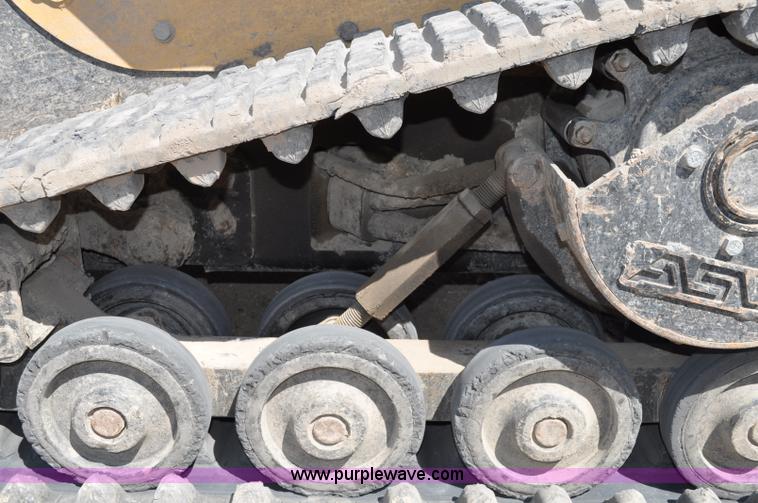 image for item A5930 2005 Caterpillar 257B track skid steer