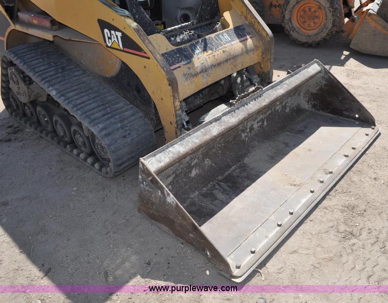 image for item A5930 2005 Caterpillar 257B track skid steer