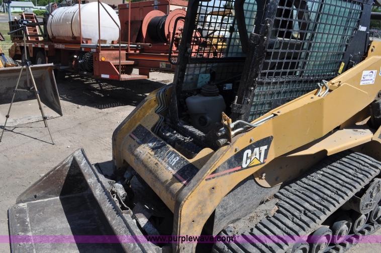 image for item A5930 2005 Caterpillar 257B track skid steer