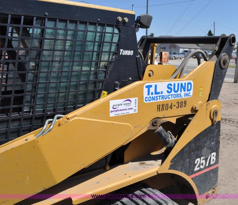 image for item A5930 2005 Caterpillar 257B track skid steer