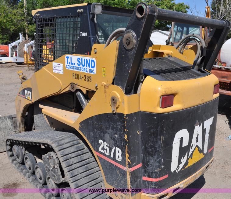 image for item A5930 2005 Caterpillar 257B track skid steer