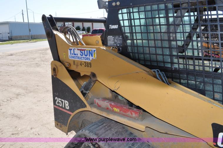 image for item A5930 2005 Caterpillar 257B track skid steer