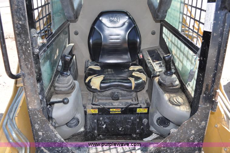 image for item A5930 2005 Caterpillar 257B track skid steer