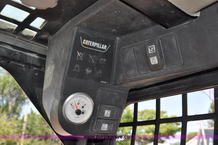 image for item A5930 2005 Caterpillar 257B track skid steer