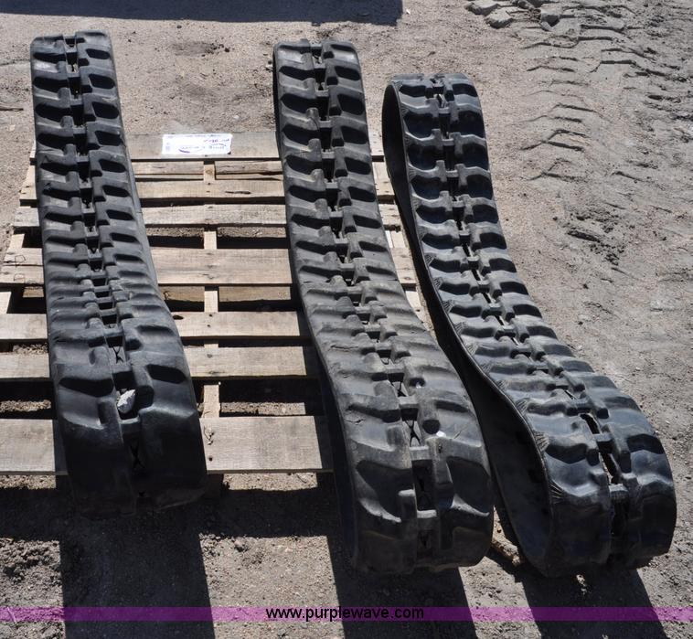 image for item A5931 (3) mini excavator tracks