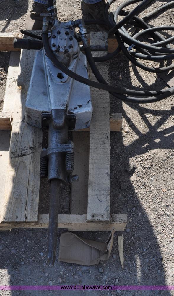 image for item A5941 Hydraulic breaker