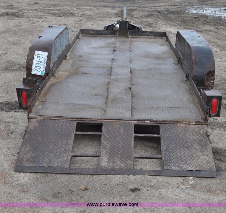 image for item A5947 1990 Tandem axle utility trailer
