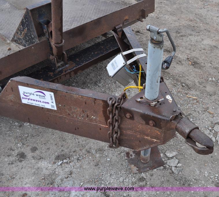 image for item A5947 1990 Tandem axle utility trailer