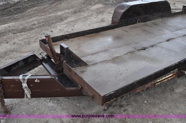 image for item A5947 1990 Tandem axle utility trailer