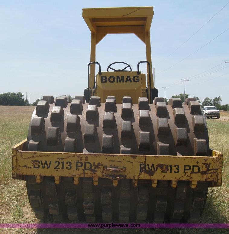 image for item A6399 Bomag BW213PD articulated vibratory pad foot roller