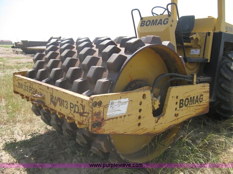 image for item A6399 Bomag BW213PD articulated vibratory pad foot roller