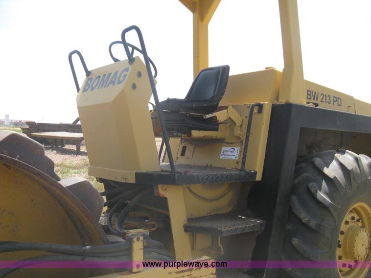 image for item A6399 Bomag BW213PD articulated vibratory pad foot roller