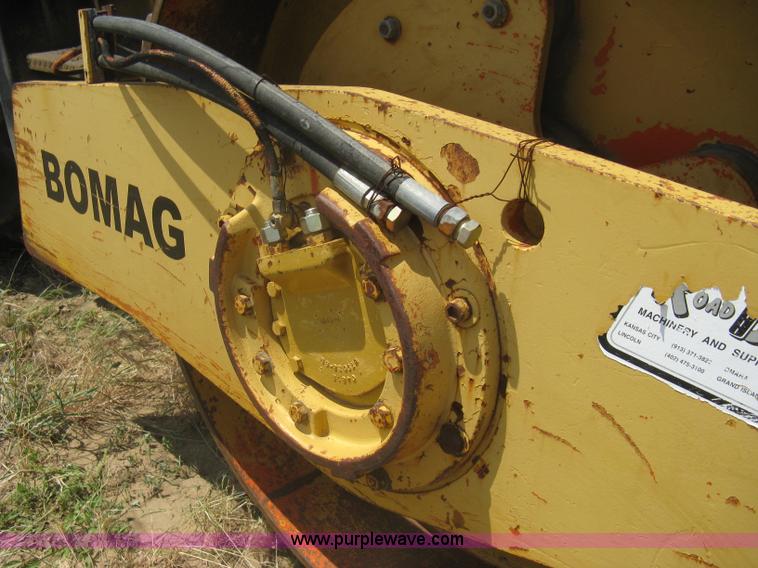 image for item A6399 Bomag BW213PD articulated vibratory pad foot roller