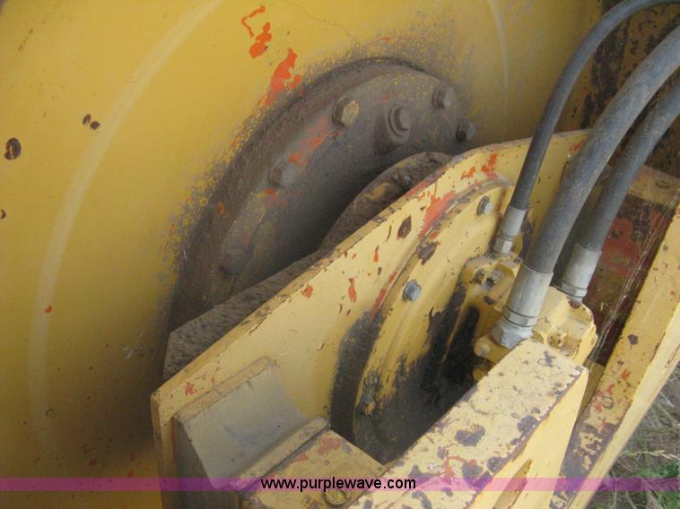 image for item A6399 Bomag BW213PD articulated vibratory pad foot roller